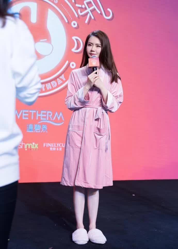 睡衣明星网红同款女生,睡衣界的明星时尚新宠