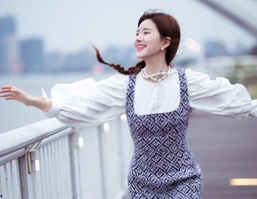 演员明星网红赵露思