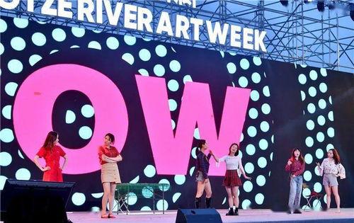 五一假期热门话题英语,Top English Buzz Topics: A Comprehensive Overview of the May Day Holiday